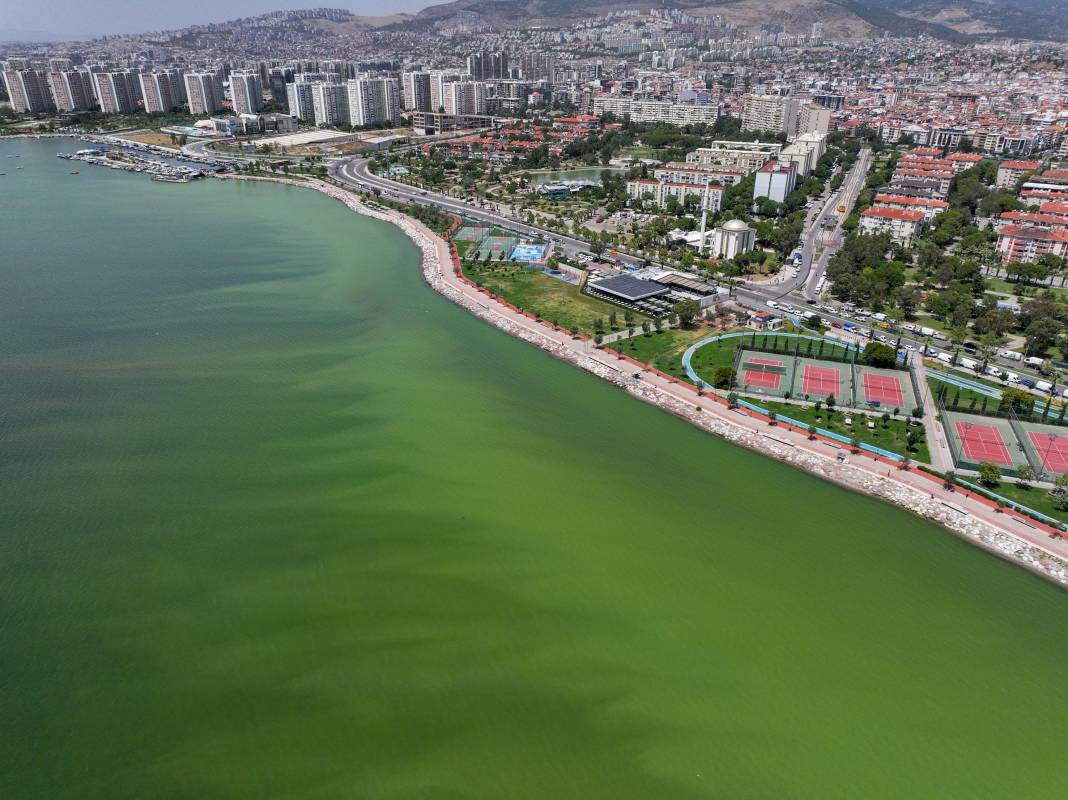 İzmir’de denizin rengi değişti! Görüntü ne ifade ediyor? - Resim: 20